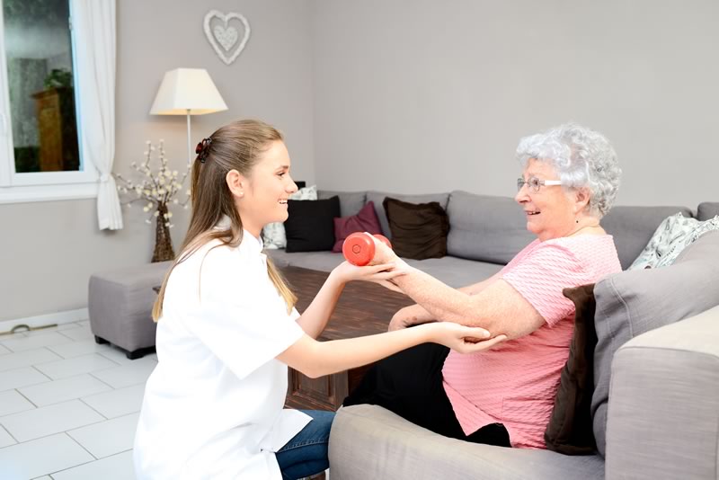 How to Support a Loved One Recovering from a Stroke